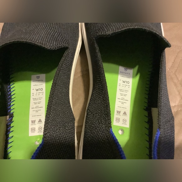 Rothys The Original Slip On Sneaker Size 10 - Picture 4 of 9